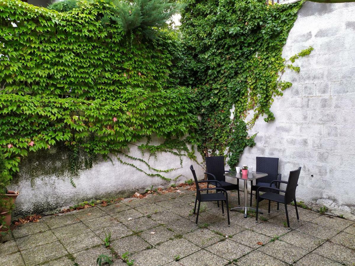 Kate & Jenny - Two-Level Apartment In The Old Town براتسيلافا المظهر الخارجي الصورة