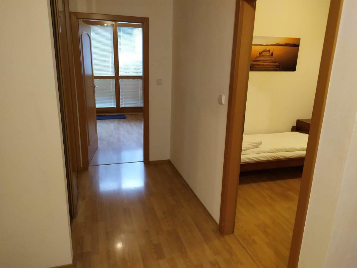 Kate & Jenny - Two-Level Apartment In The Old Town براتسيلافا المظهر الخارجي الصورة