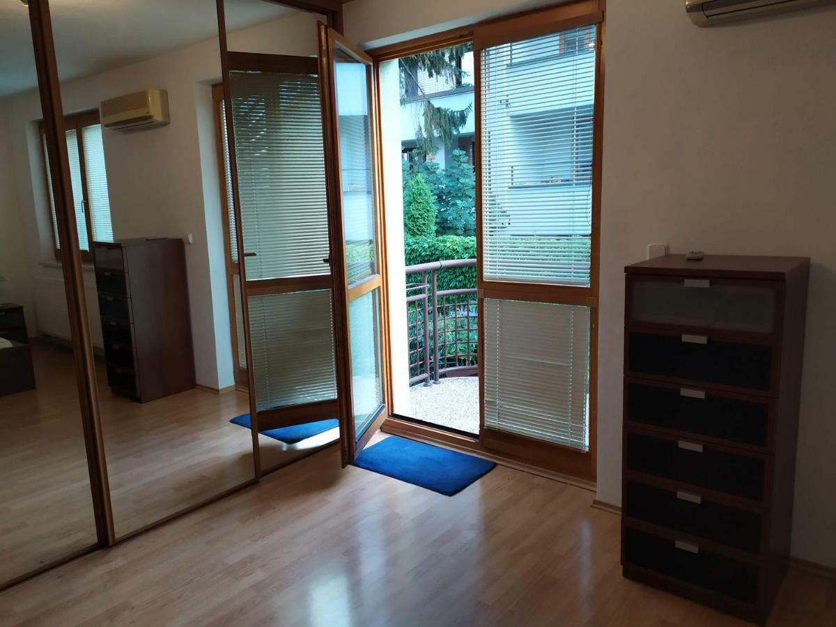 Kate & Jenny - Two-Level Apartment In The Old Town براتسيلافا المظهر الخارجي الصورة