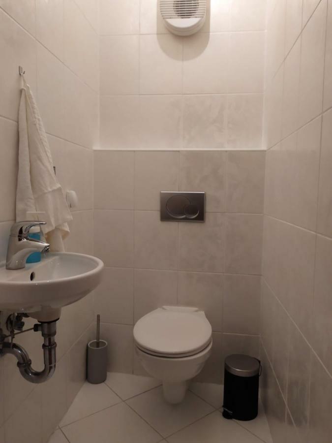 Kate & Jenny - Two-Level Apartment In The Old Town براتسيلافا المظهر الخارجي الصورة
